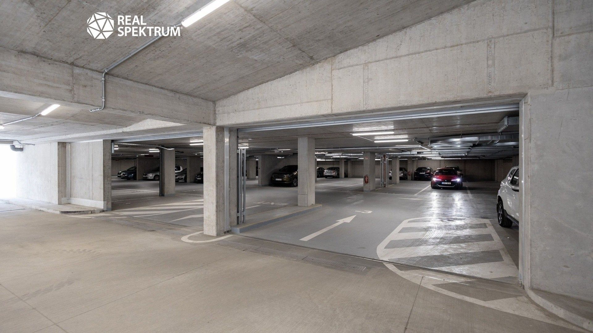 Pronájem komerčního prostoru 613 m² - foto 8