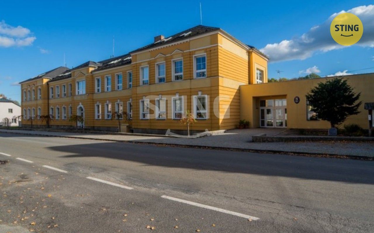 Pronájem bytu 1+1 62 m² - foto 1