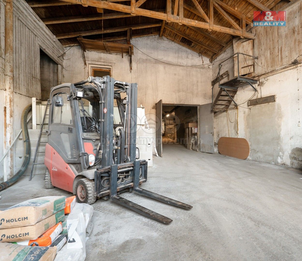 Pronájem komerčního prostoru 200 m² - foto 11