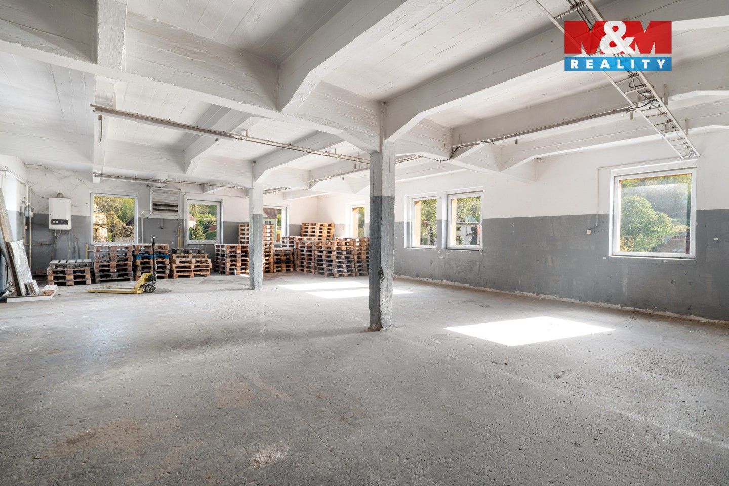 Pronájem komerčního prostoru 300 m² - foto 2