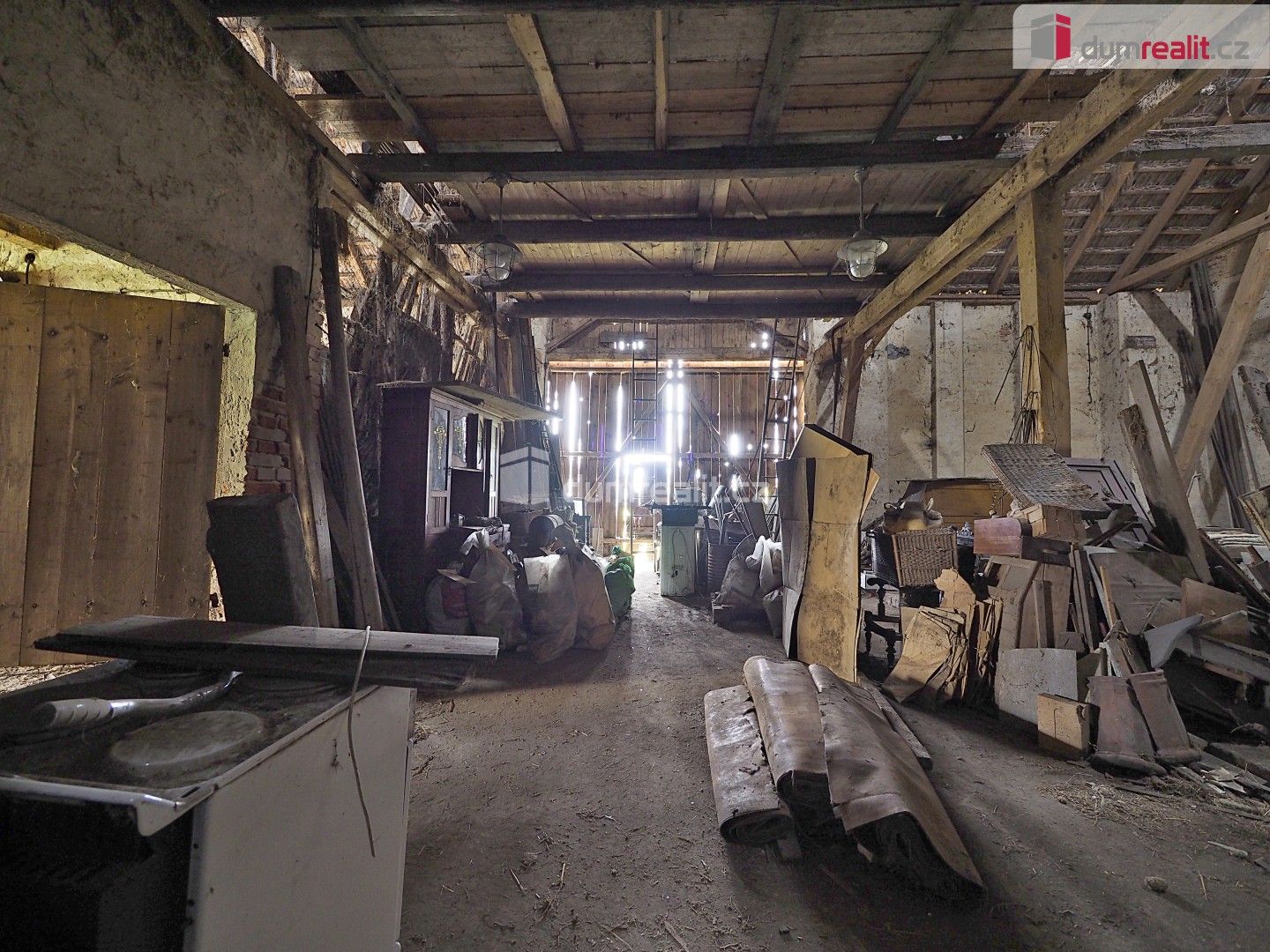 Prodej komerčního prostoru 1600 m² - foto 8