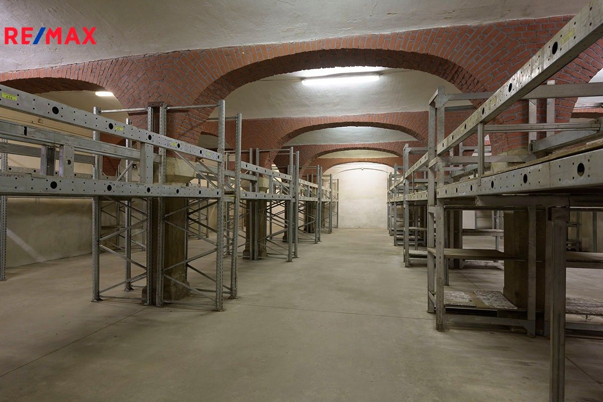 Prodej komerčního prostoru 606 m² - foto 6