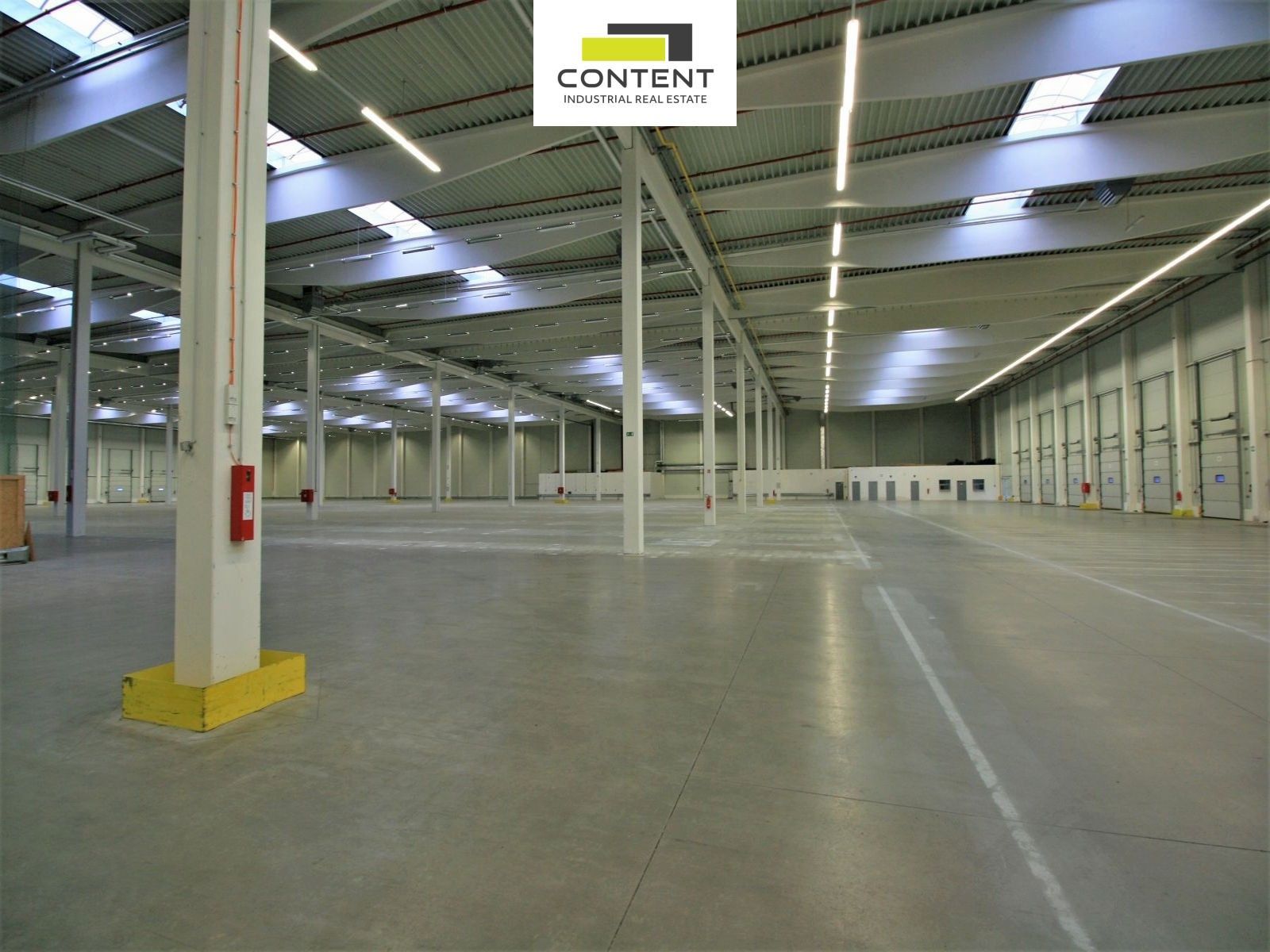 Pronájem komerčního prostoru 11800 m² - foto 3