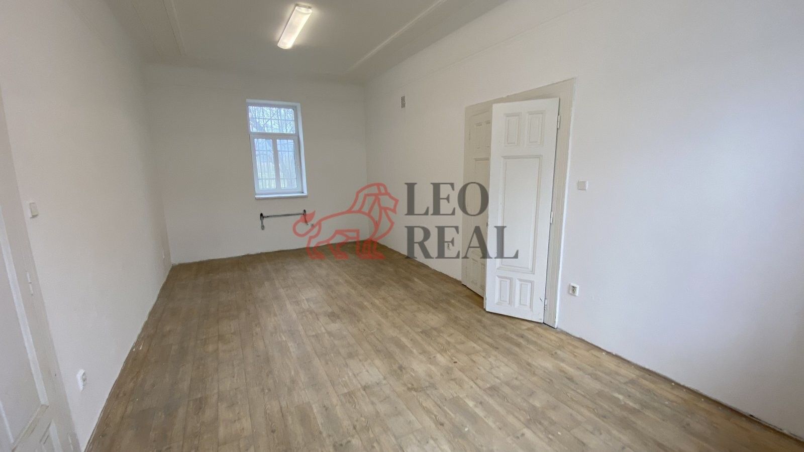 Pronájem komerčního prostoru 27 m² - foto 1