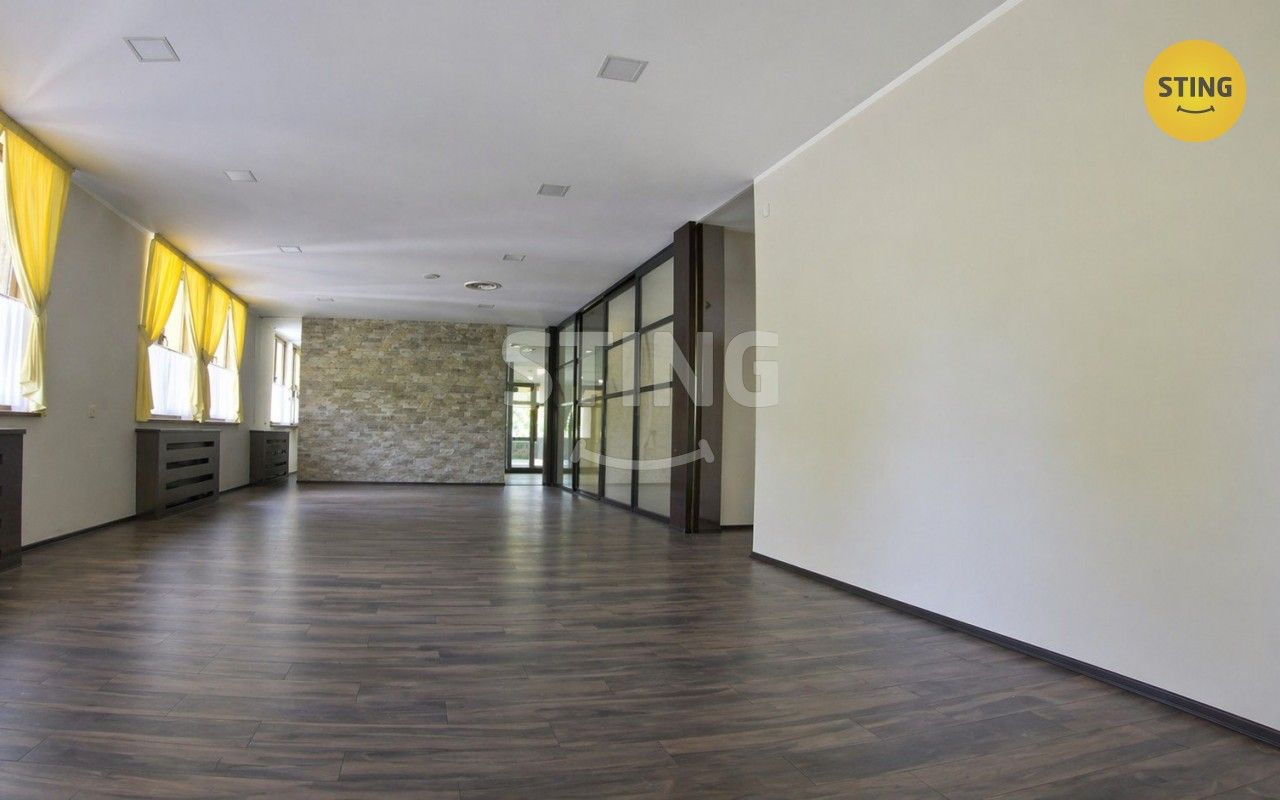 Pronájem komerčního prostoru 655 m² - foto 4