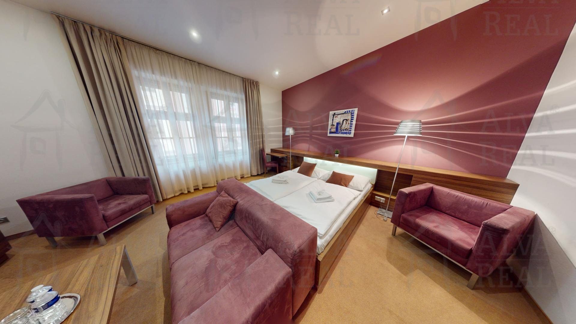Prodej komerčního prostoru 651 m² - foto 1