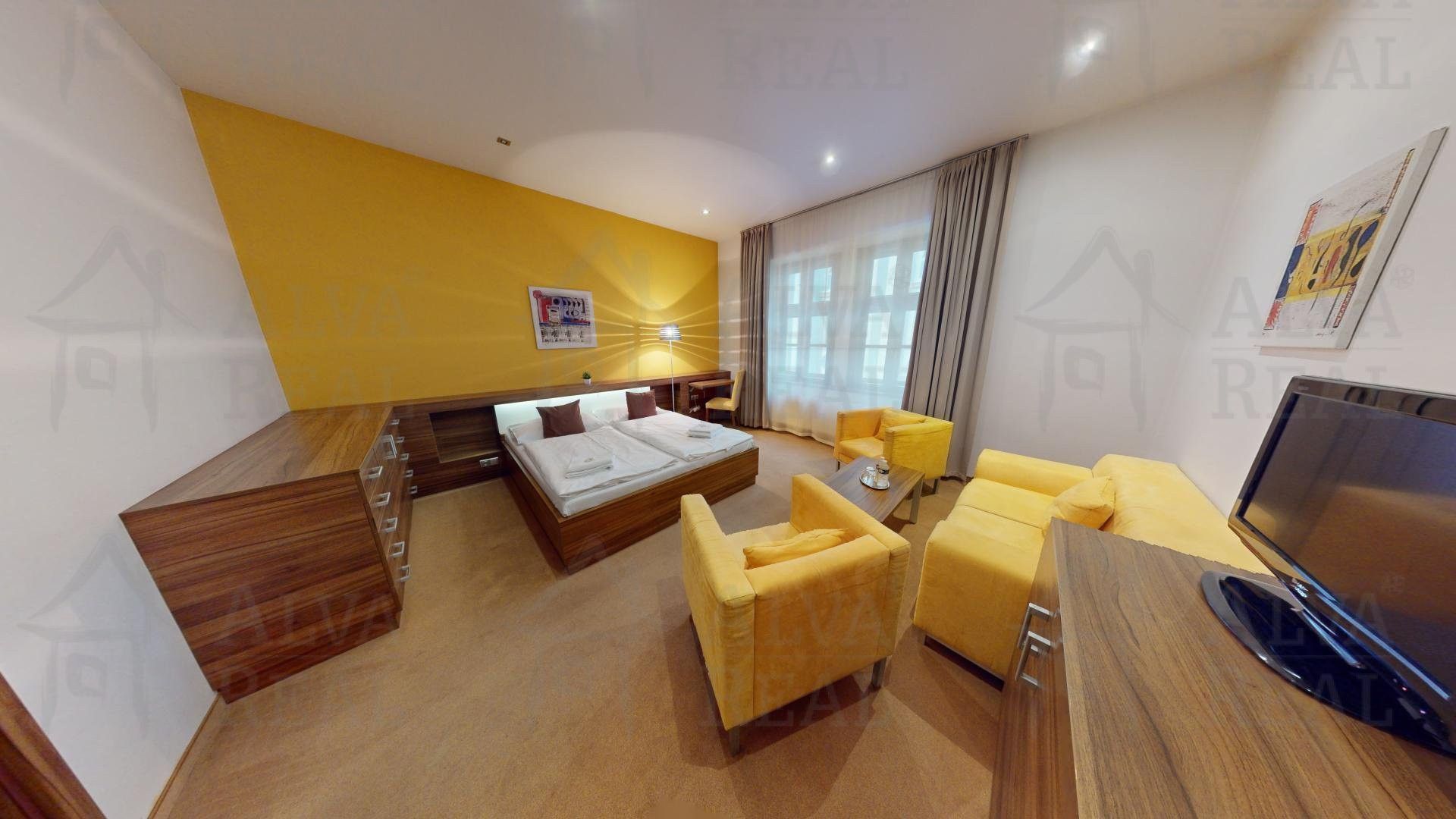 Prodej komerčního prostoru 651 m² - foto 2