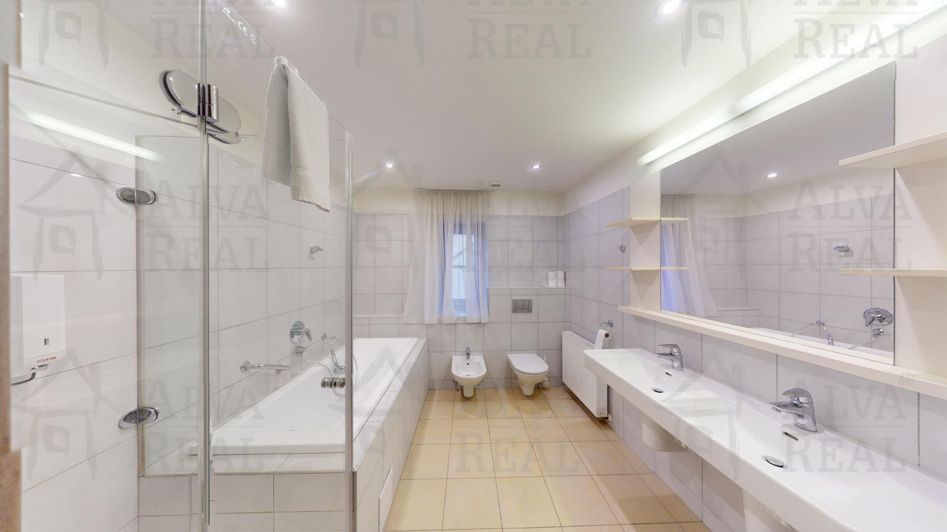 Prodej komerčního prostoru 651 m² - foto 12