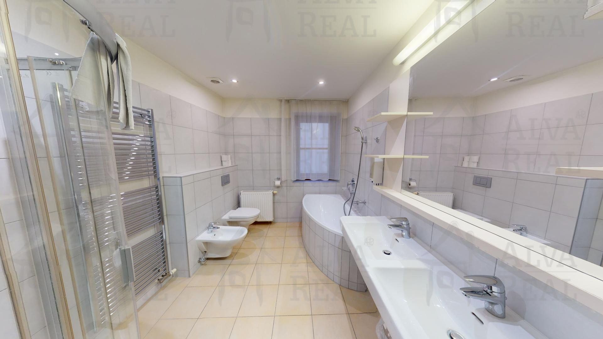 Prodej komerčního prostoru 651 m² - foto 14