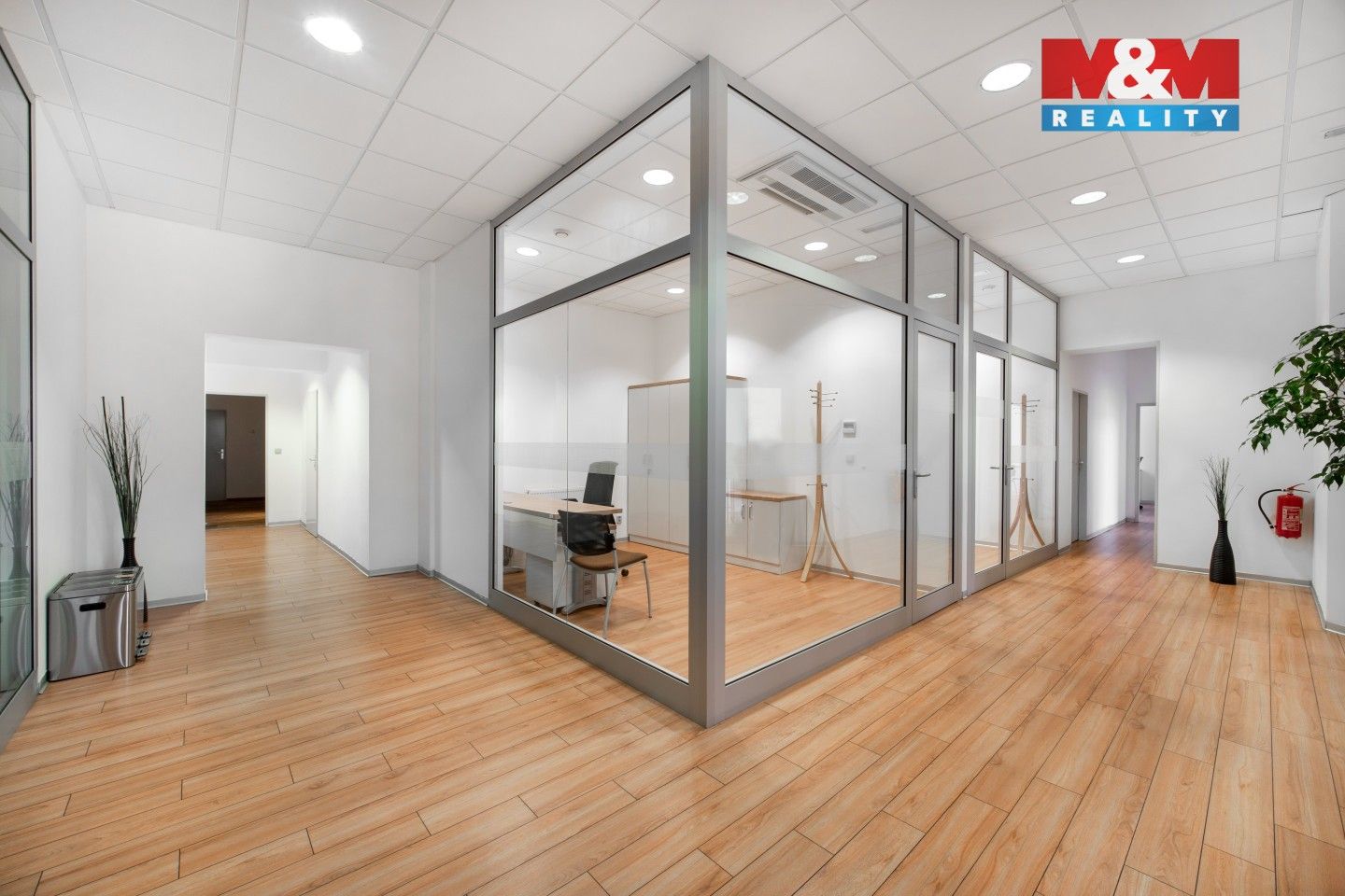 Prodej komerčního prostoru 1000 m² - foto 3