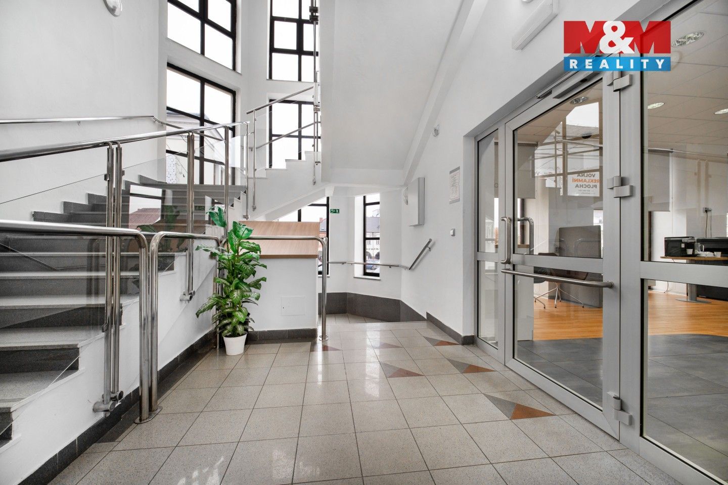 Prodej komerčního prostoru 1000 m² - foto 7