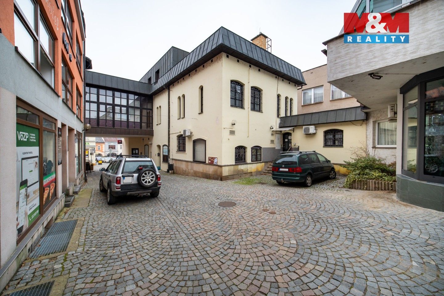 Prodej komerčního prostoru 1000 m² - foto 9
