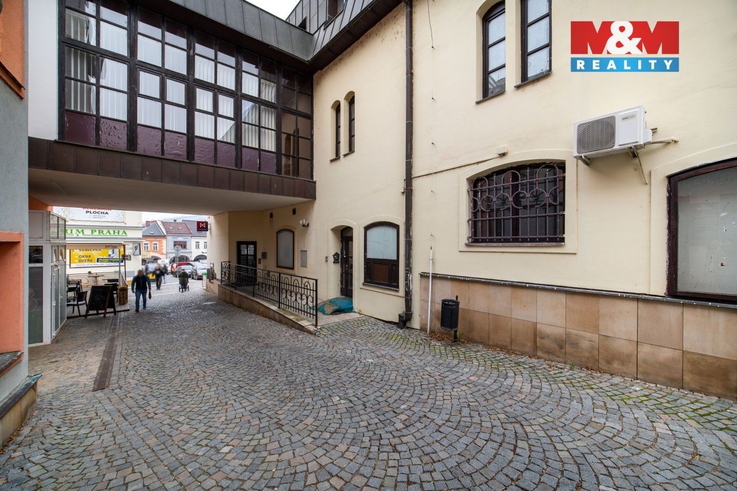Prodej komerčního prostoru 1000 m² - foto 10