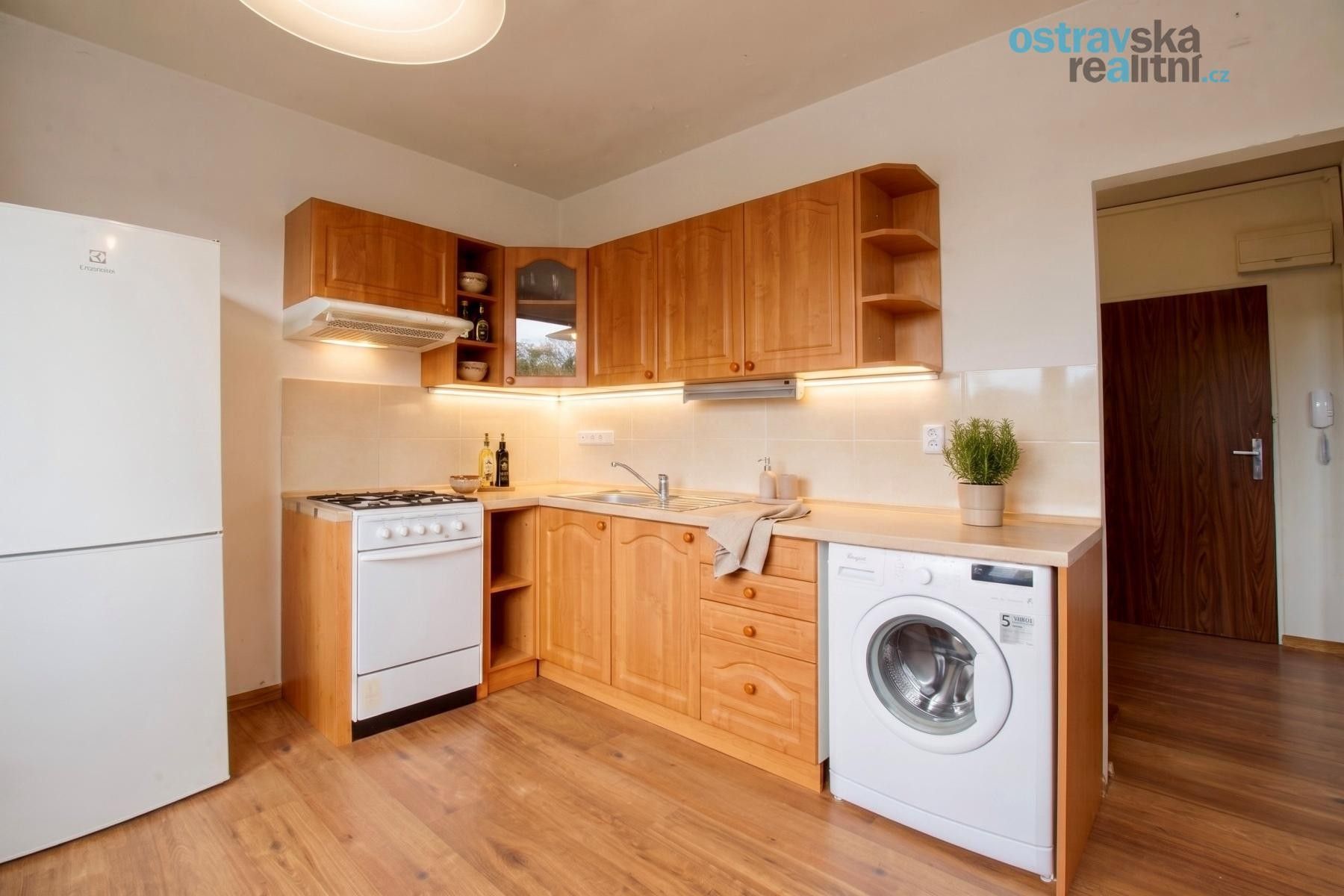 Pronájem bytu 1+1 36 m² - foto 4