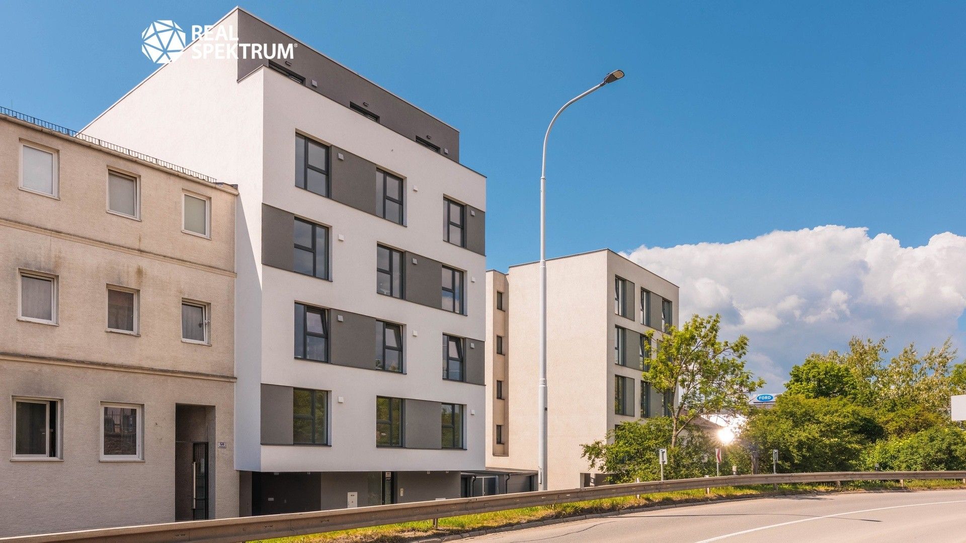 Prodej bytu 2+kk 66 m² - foto 1