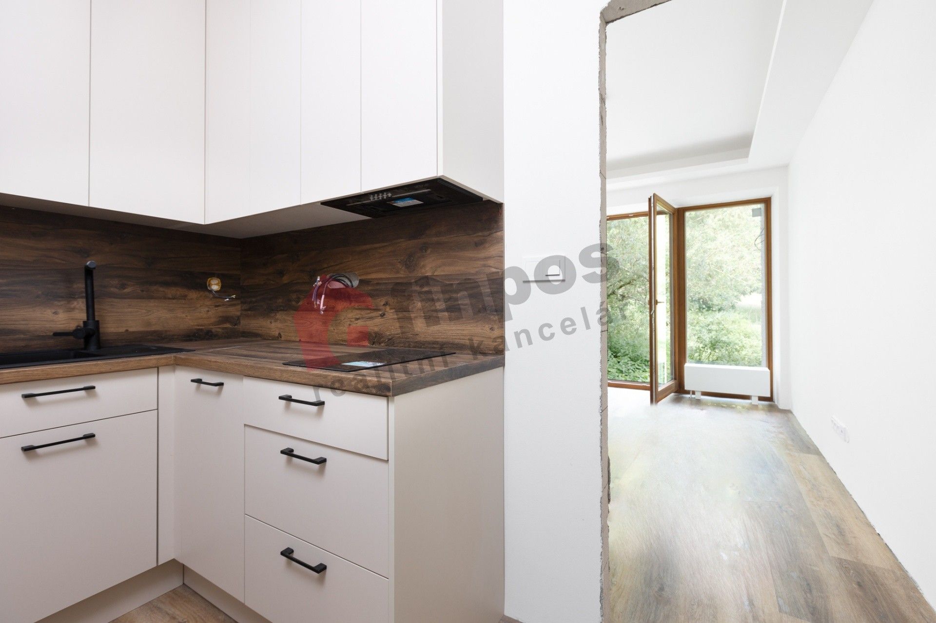 Prodej komerčního prostoru 53 m² - foto 2