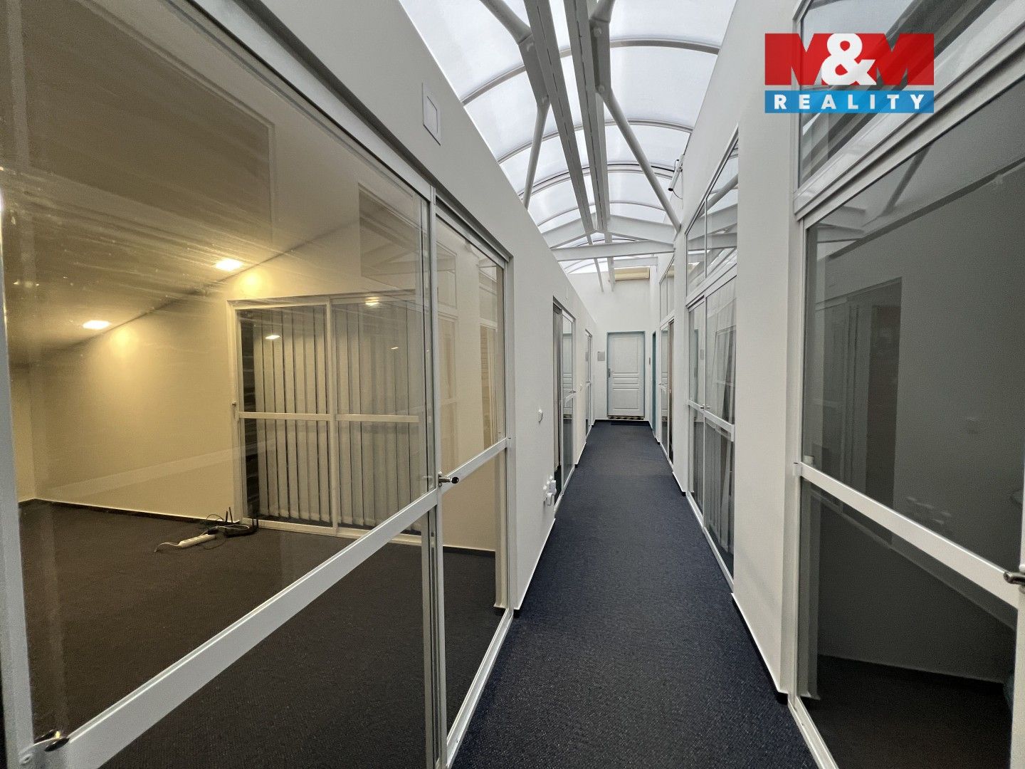 Pronájem komerčního prostoru 540 m² - foto 8