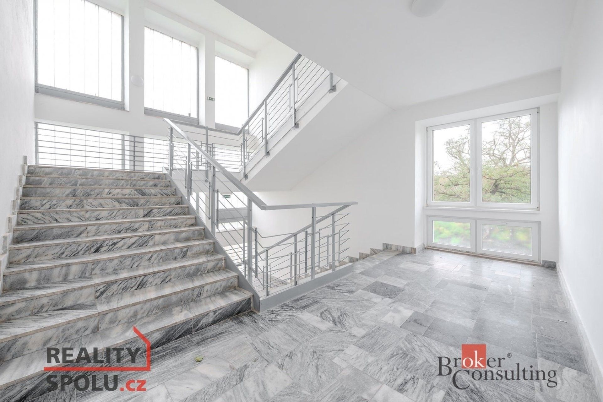 Pronájem bytu 2+kk 57 m² - foto 1