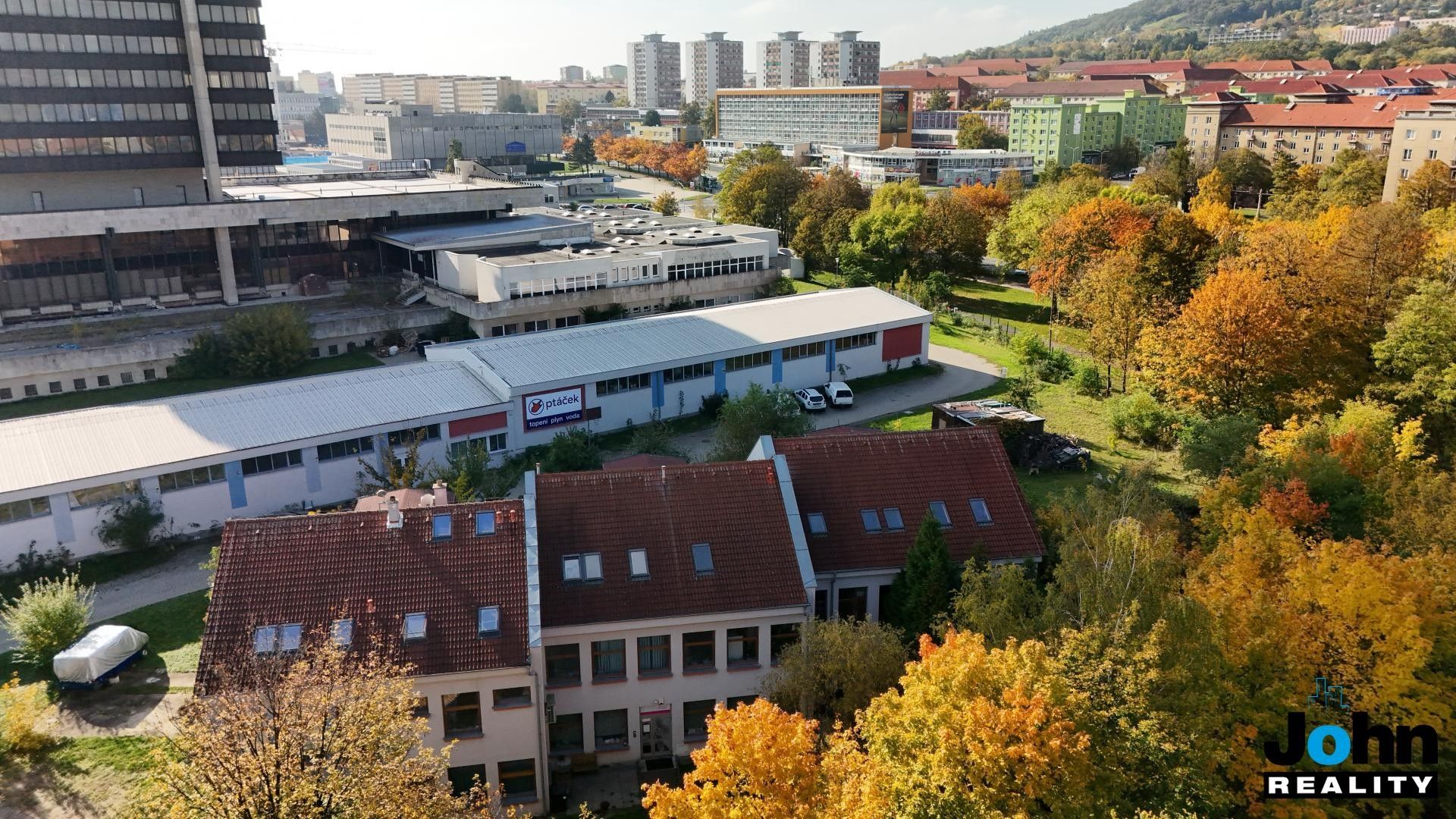 Prodej nemovitosti 400 m² - foto 8