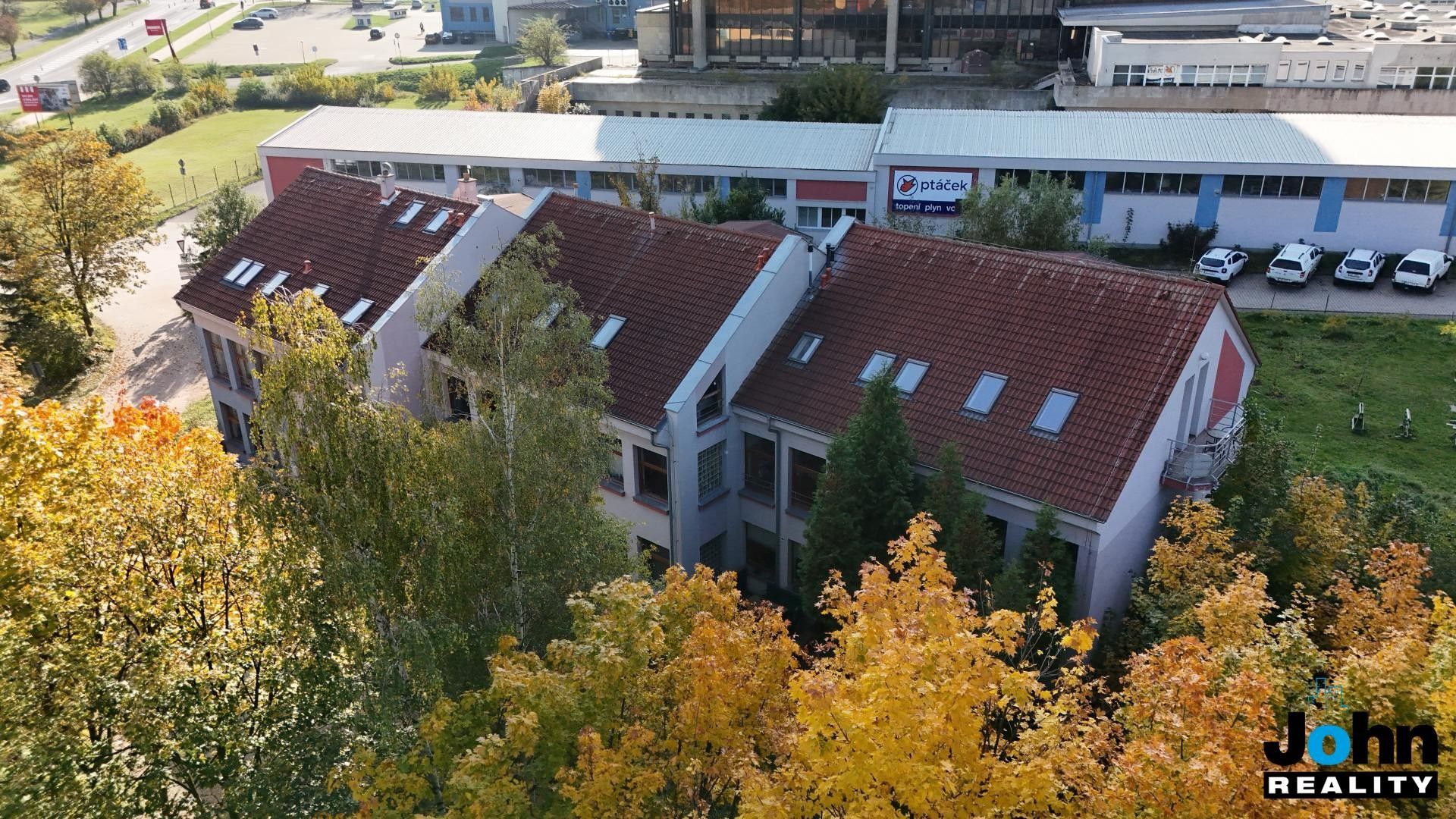 Prodej nemovitosti 400 m² - foto 7