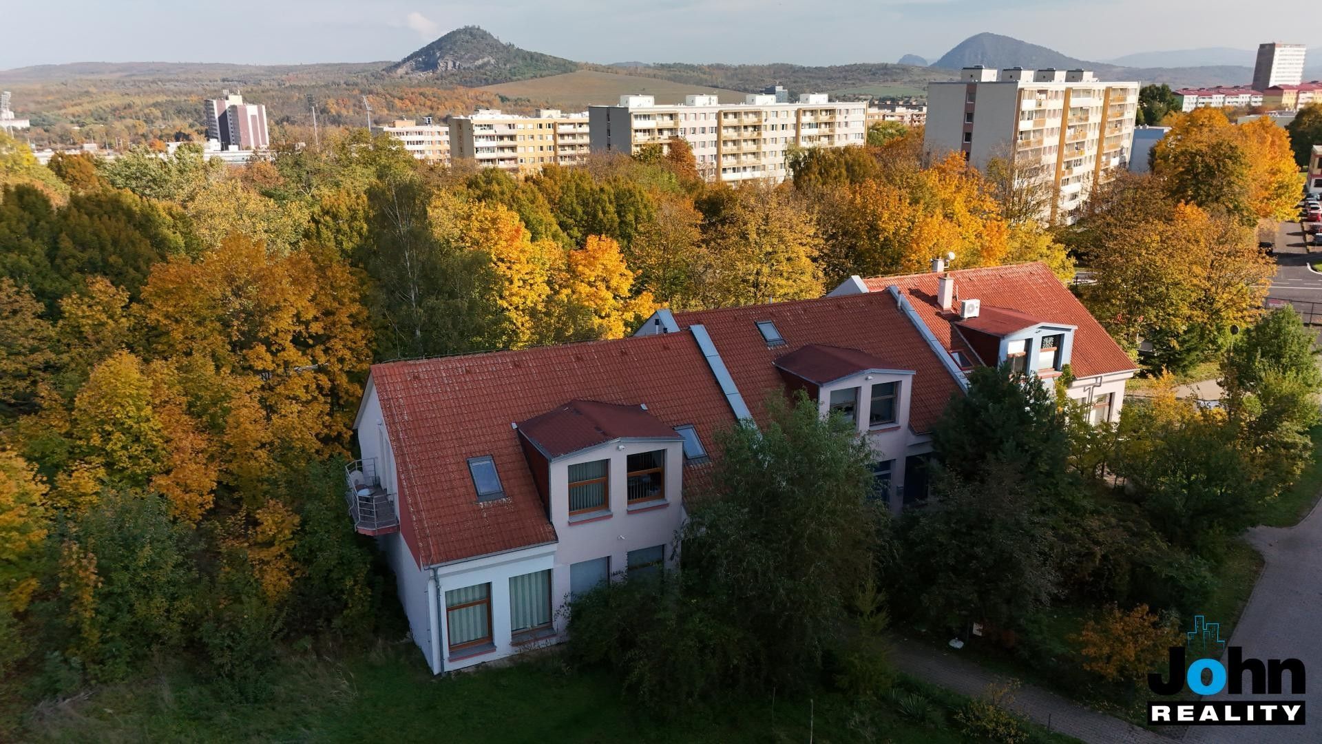 Prodej nemovitosti 400 m² - foto 5