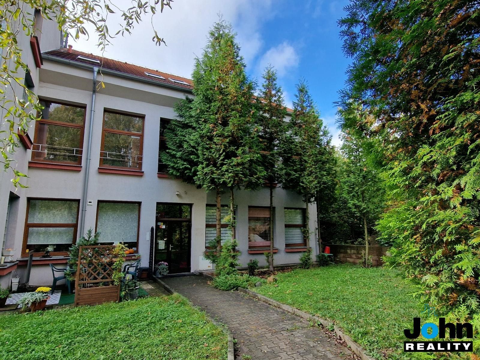 Prodej nemovitosti 400 m² - foto 11
