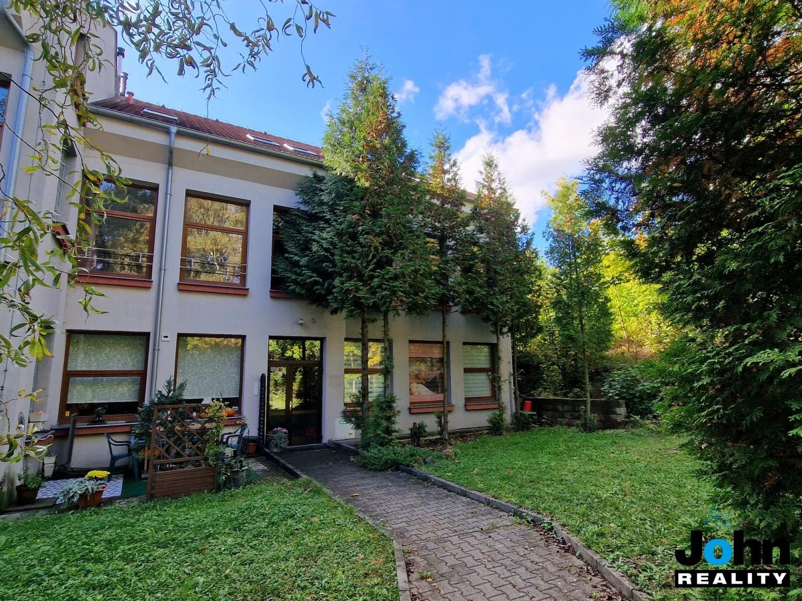 Prodej nemovitosti 400 m² - foto 12