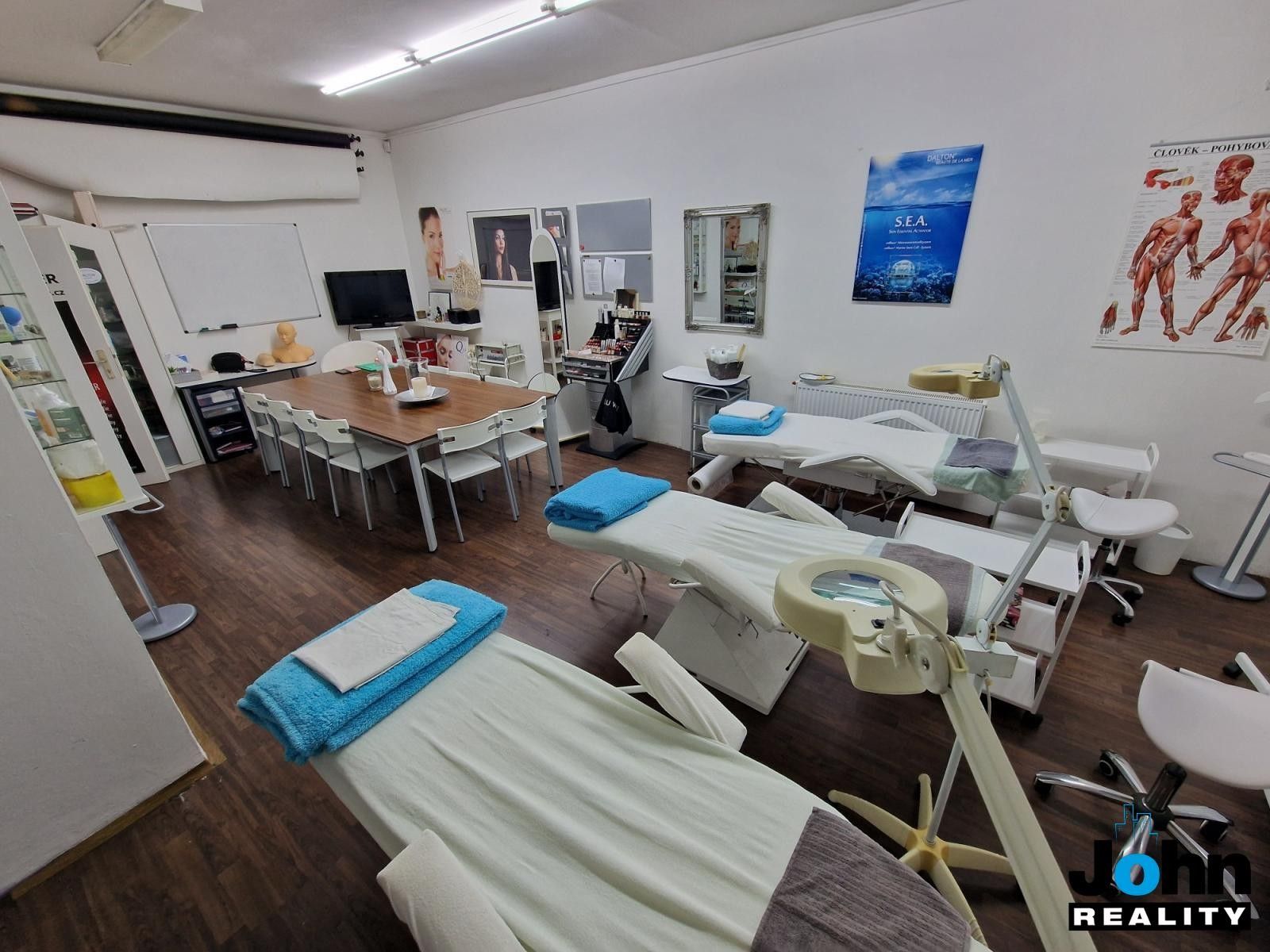 Prodej nemovitosti 400 m² - foto 19