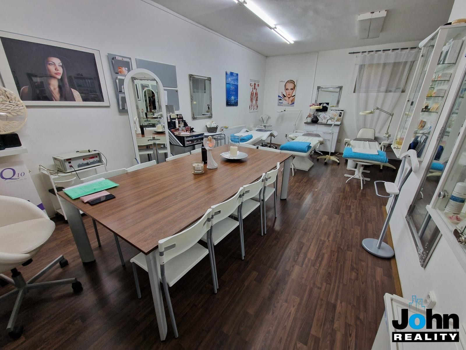 Prodej nemovitosti 400 m² - foto 20