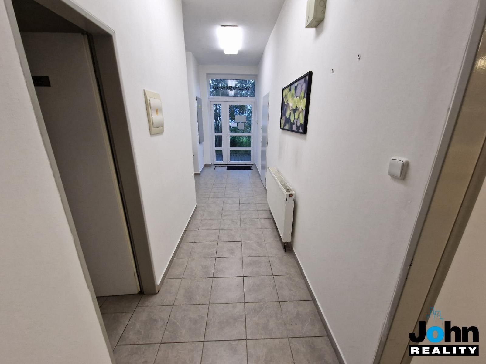Prodej nemovitosti 400 m² - foto 26