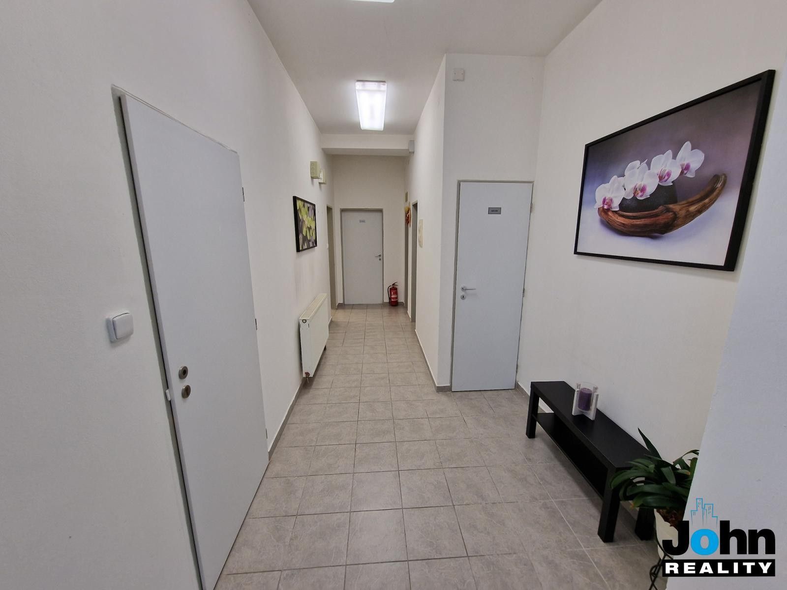 Prodej nemovitosti 400 m² - foto 27