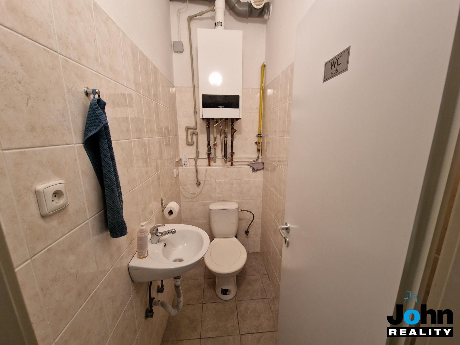 Prodej nemovitosti 400 m² - foto 36