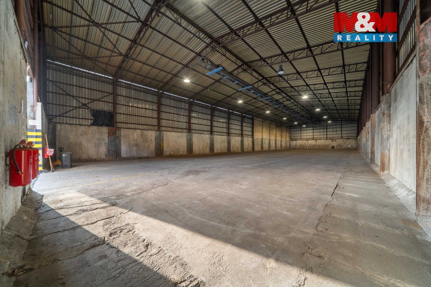 Pronájem komerčního prostoru 1000 m² - foto 7
