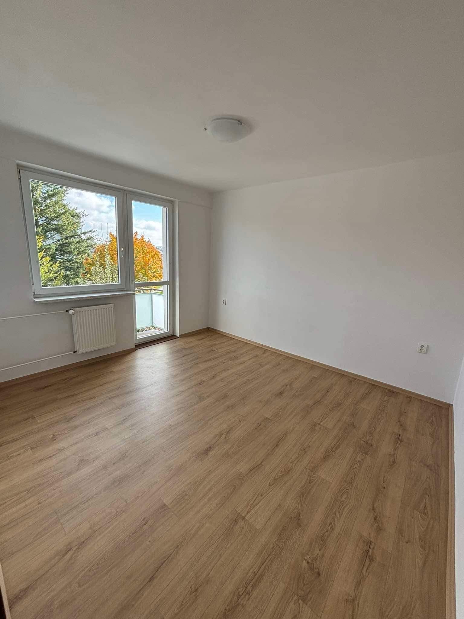 Pronájem bytu 2+1 60 m² - foto 2