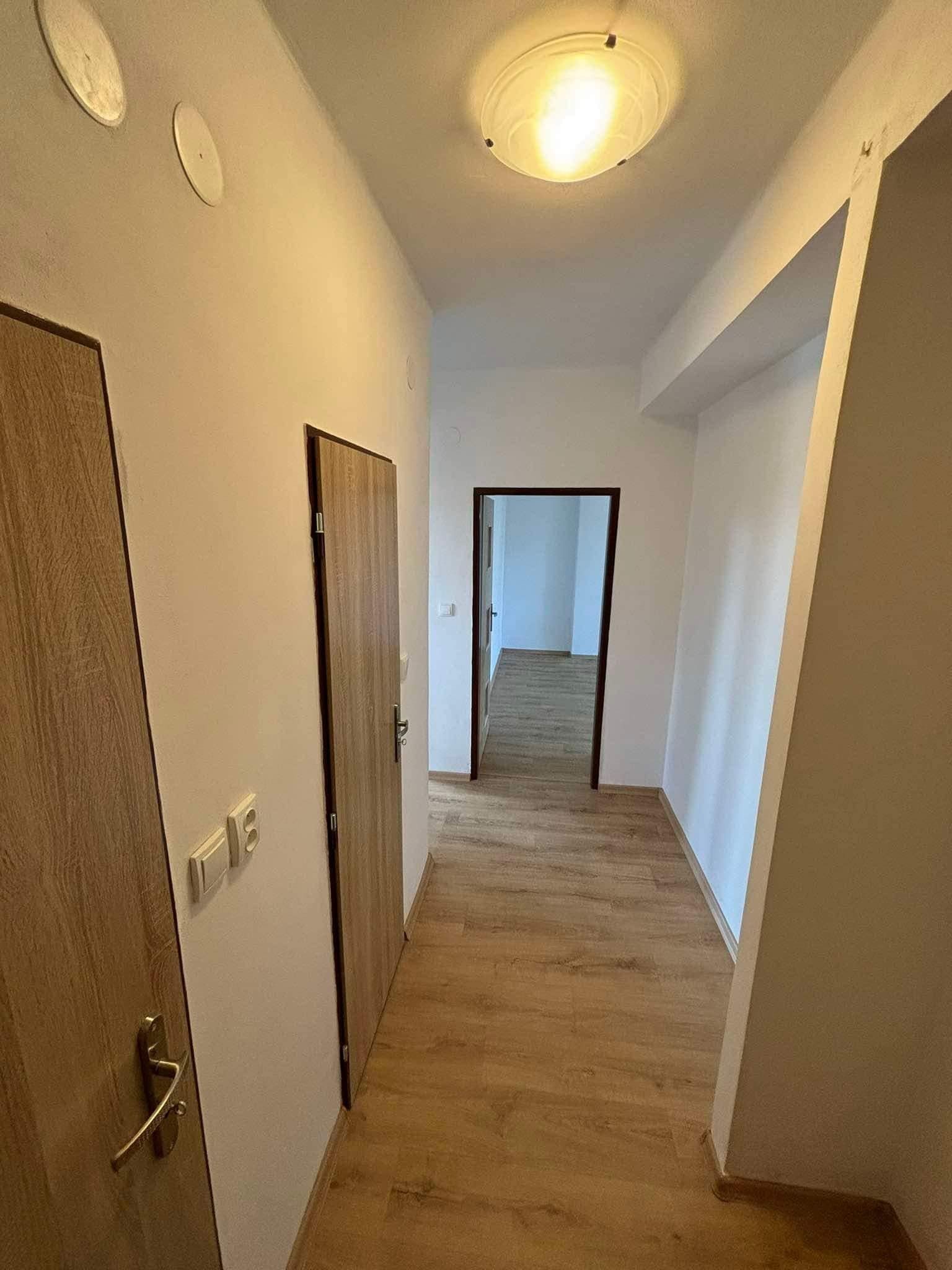 Pronájem bytu 2+1 60 m² - foto 13