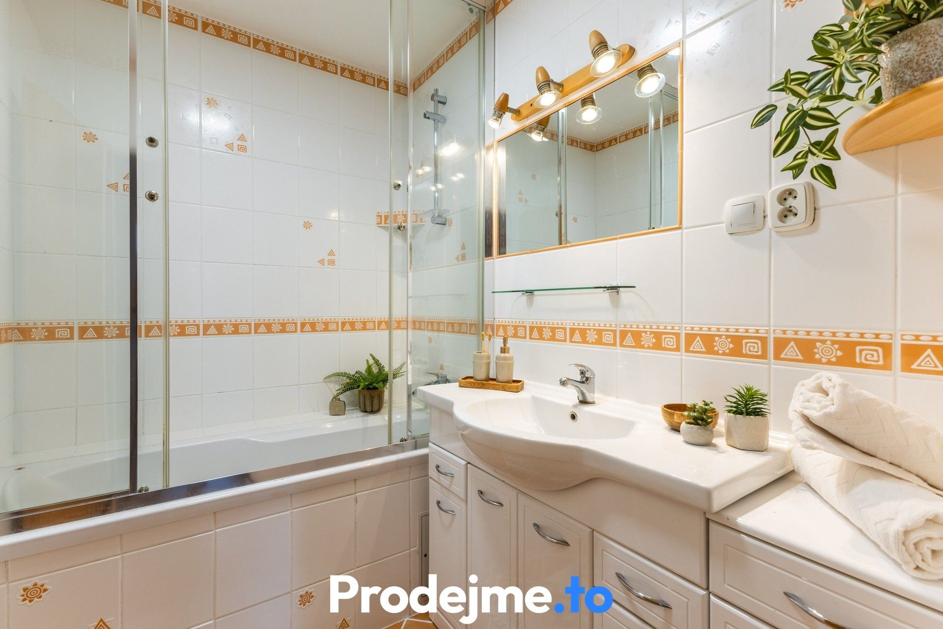 Pronájem bytu 3+1 77 m² - foto 5