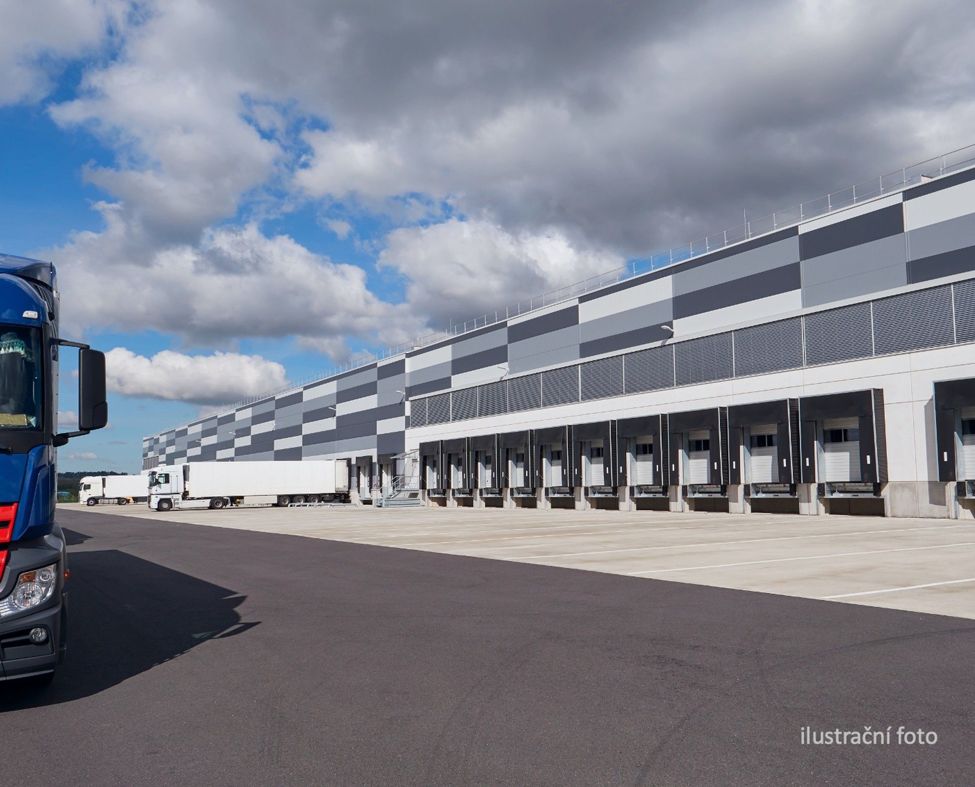 Prodej komerčního prostoru 23590 m² - foto 1