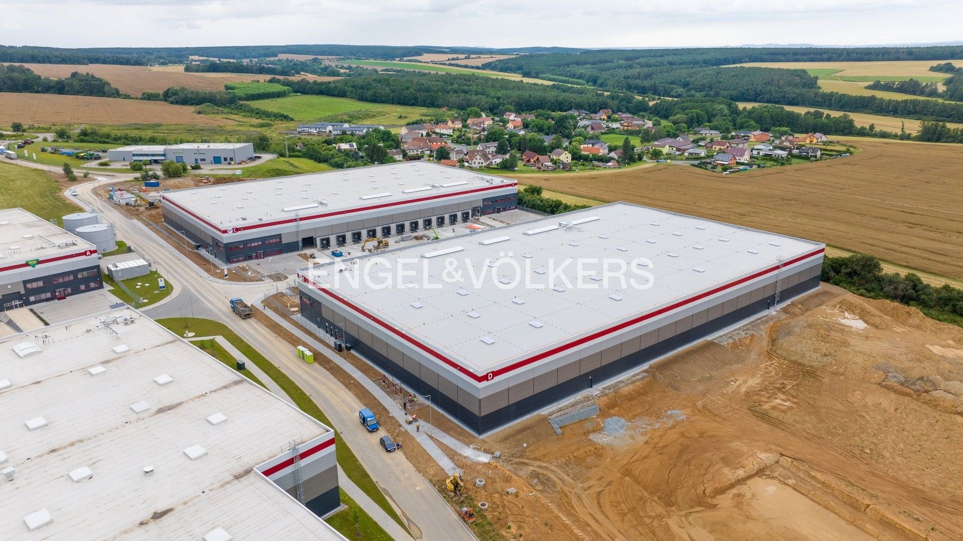 Pronájem komerčního prostoru 63500 m² - foto 3