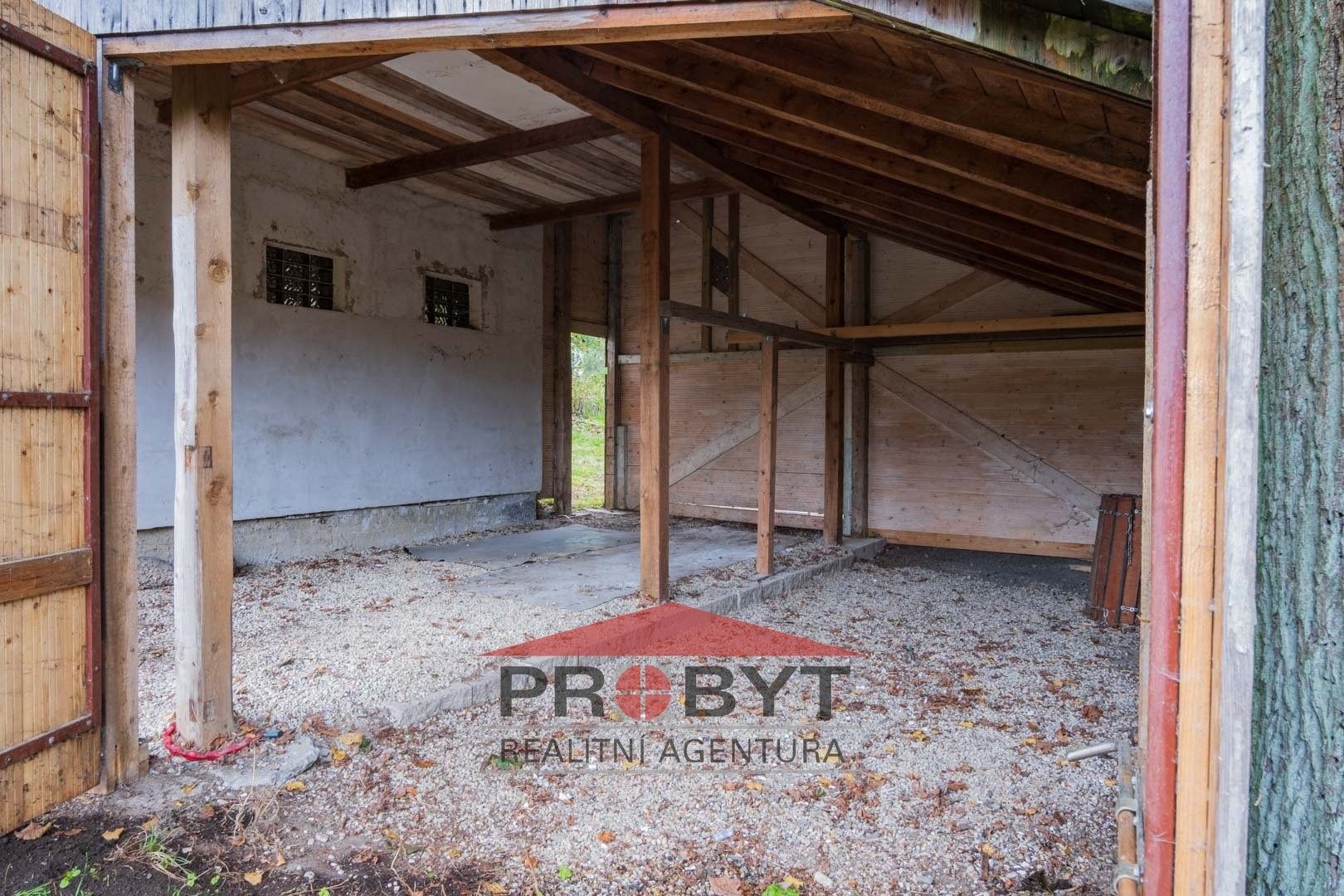 Prodej pozemku 700 m² - foto 2