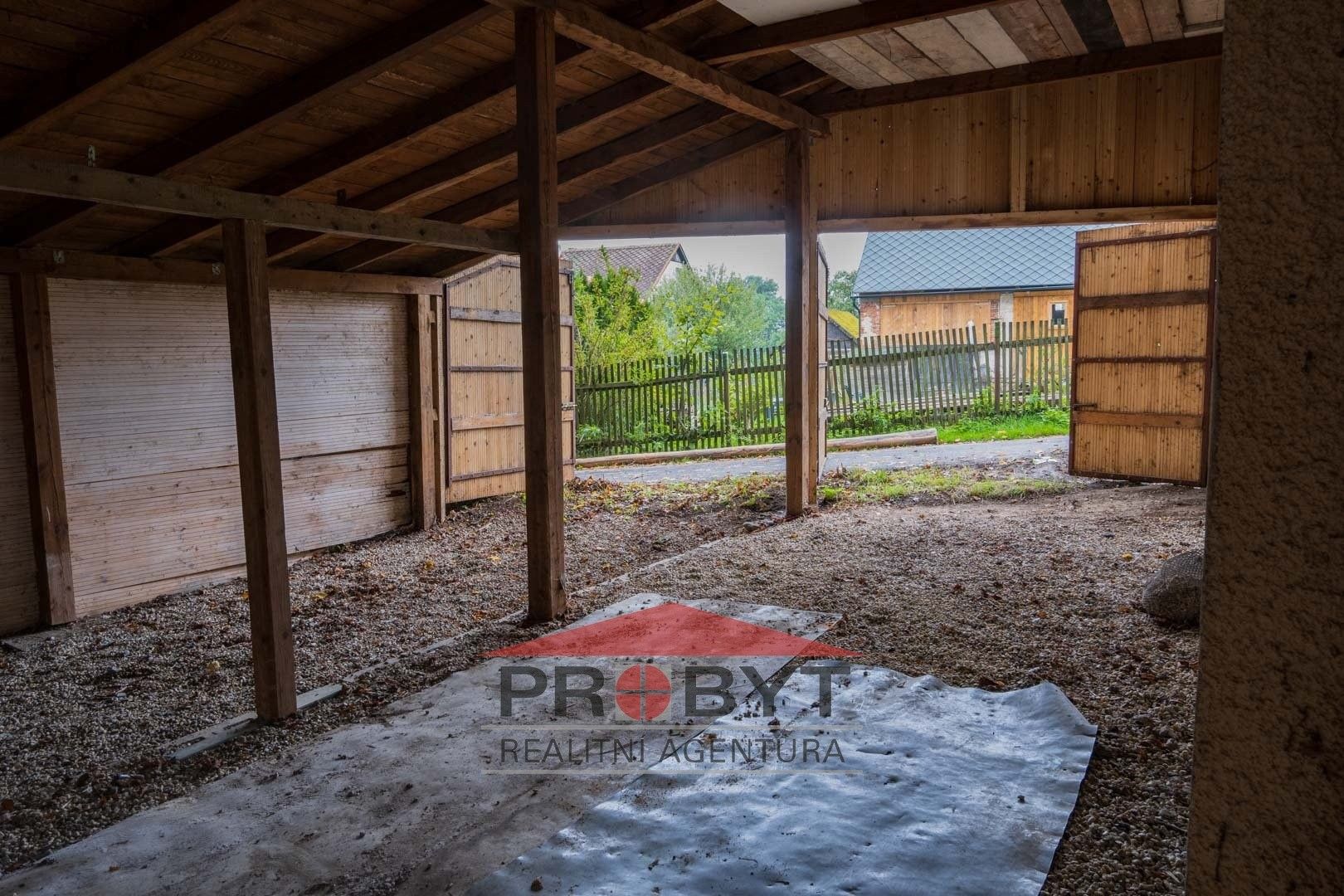 Prodej pozemku 700 m² - foto 3