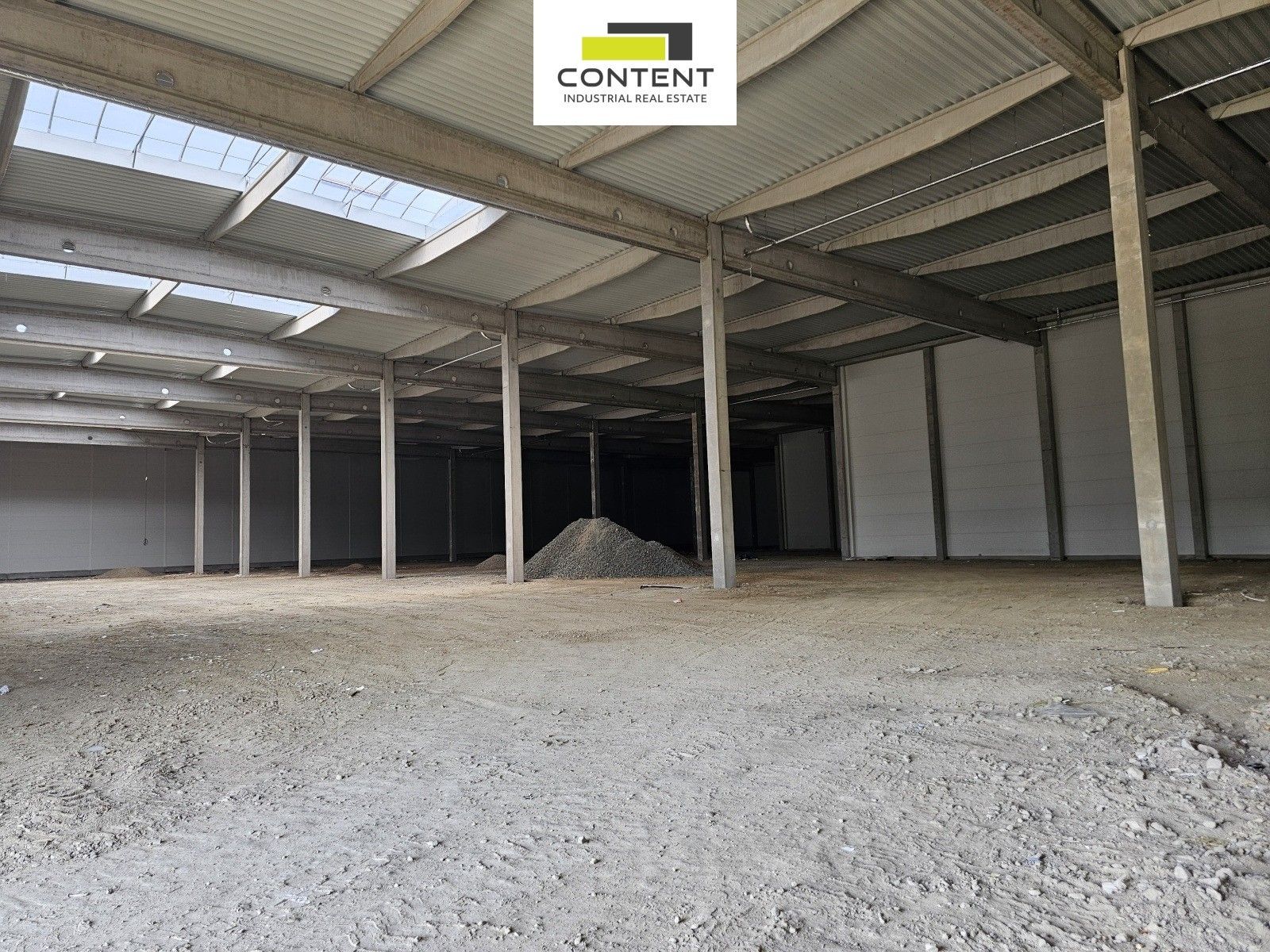 Pronájem komerčního prostoru 10241 m² - foto 1