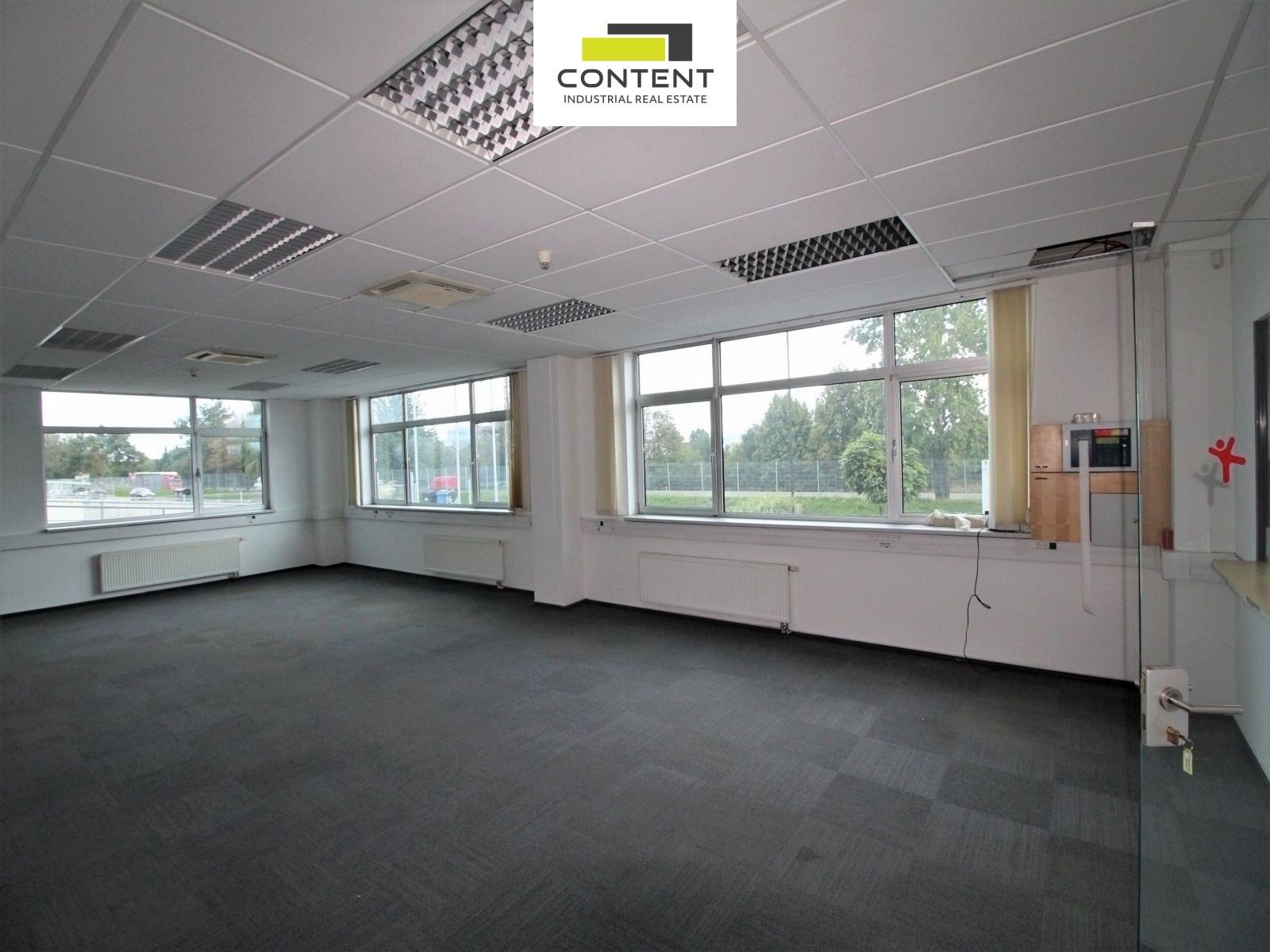 Pronájem komerčního prostoru 10241 m² - foto 16