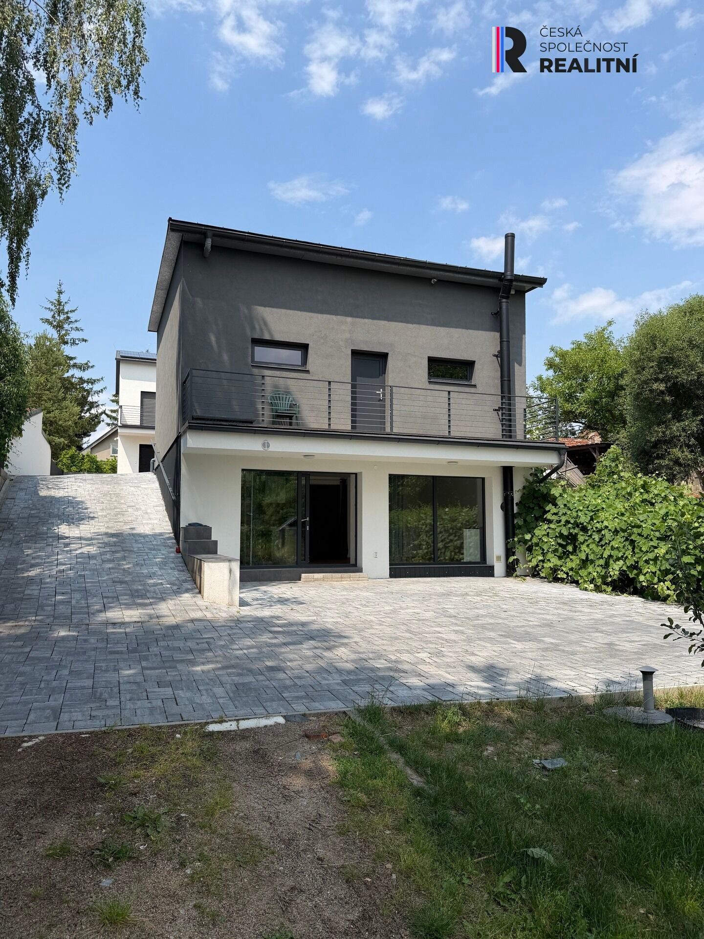Pronájem bytu 1+kk 53 m² - foto 1