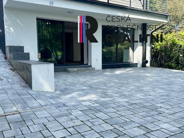 Pronájem bytu 1+kk 53 m² - foto 7
