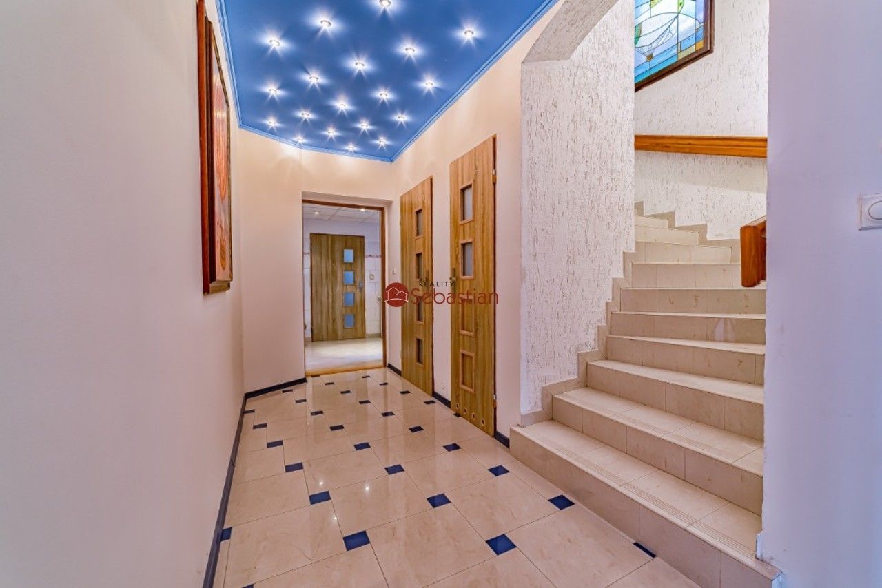 Pronájem komerčního prostoru 216 m² - foto 3
