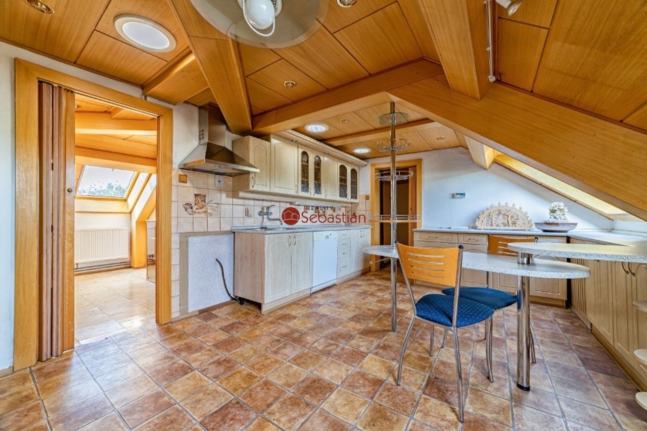 Pronájem komerčního prostoru 216 m² - foto 4