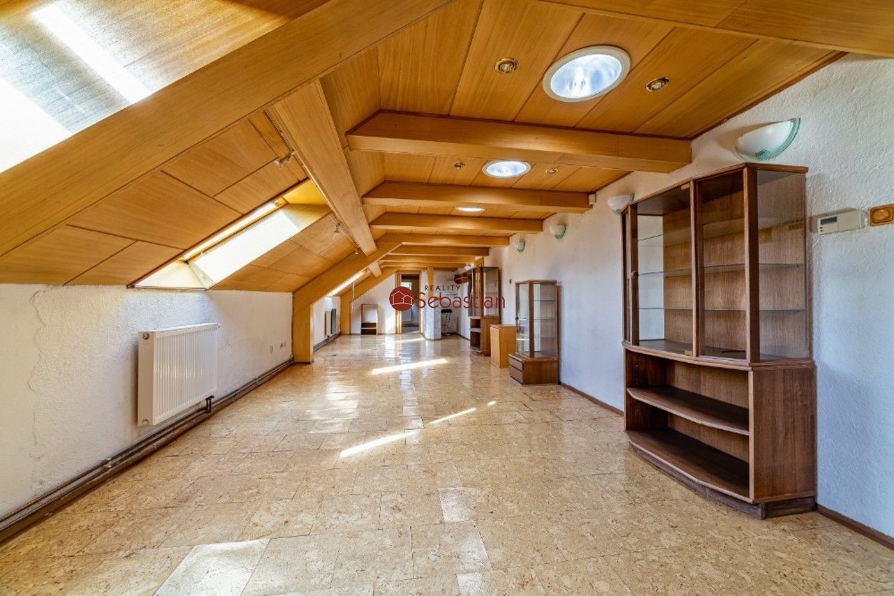 Pronájem komerčního prostoru 216 m² - foto 5