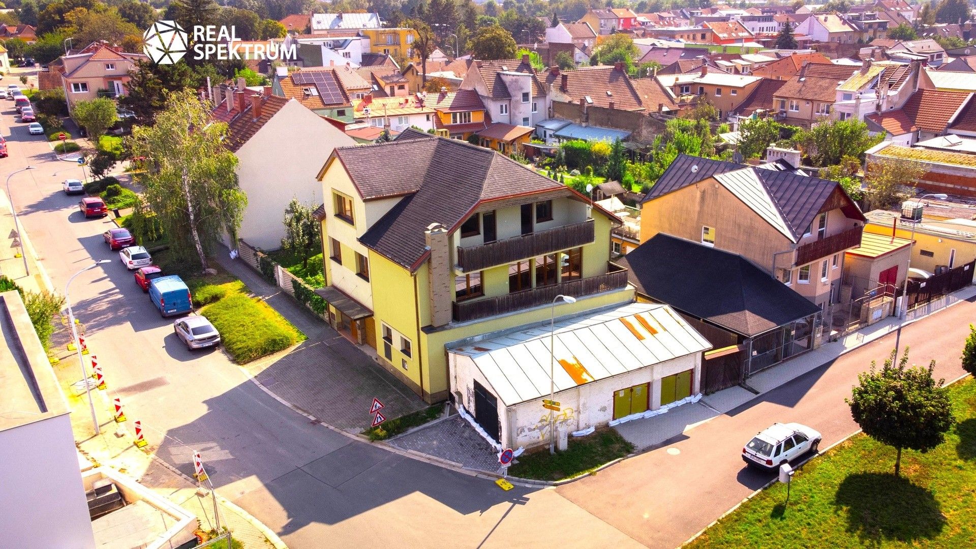 Prodej komerčního prostoru 378 m² - foto 4