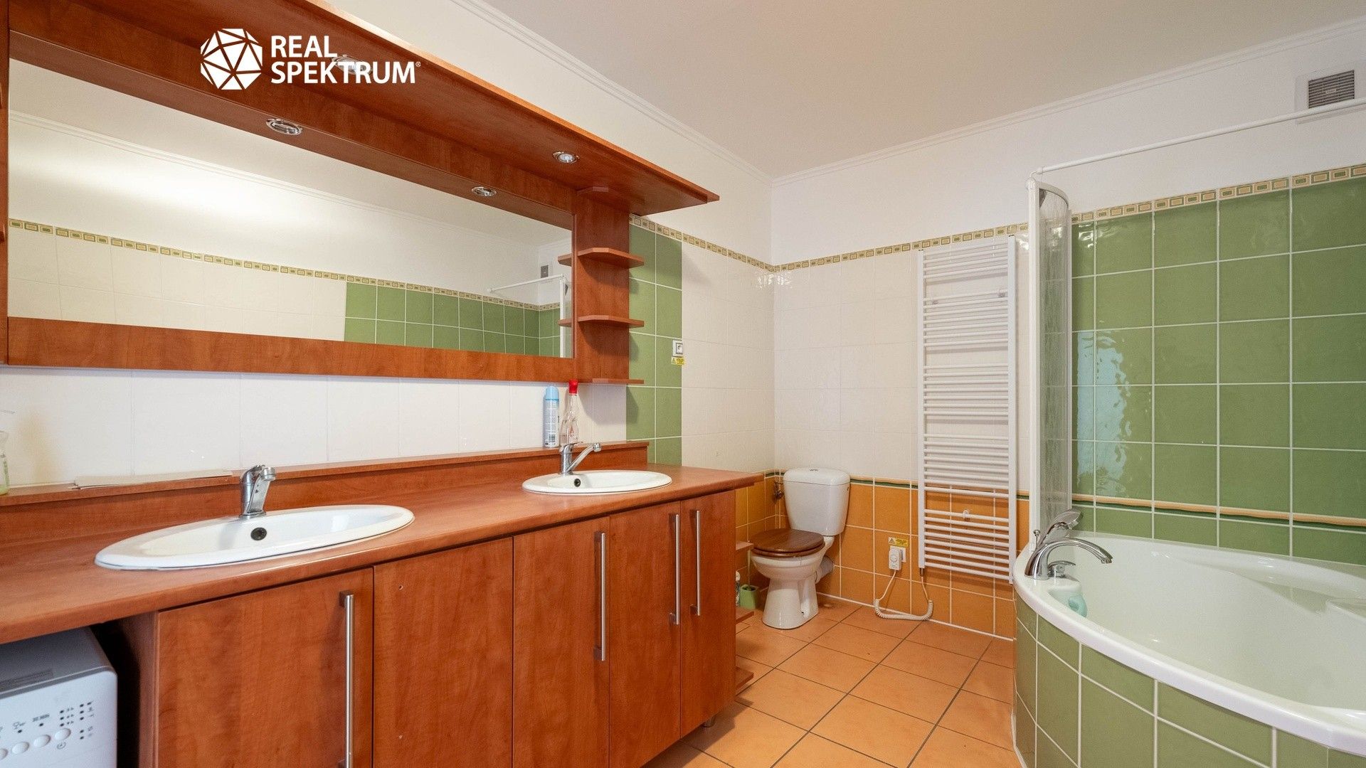 Prodej komerčního prostoru 378 m² - foto 12