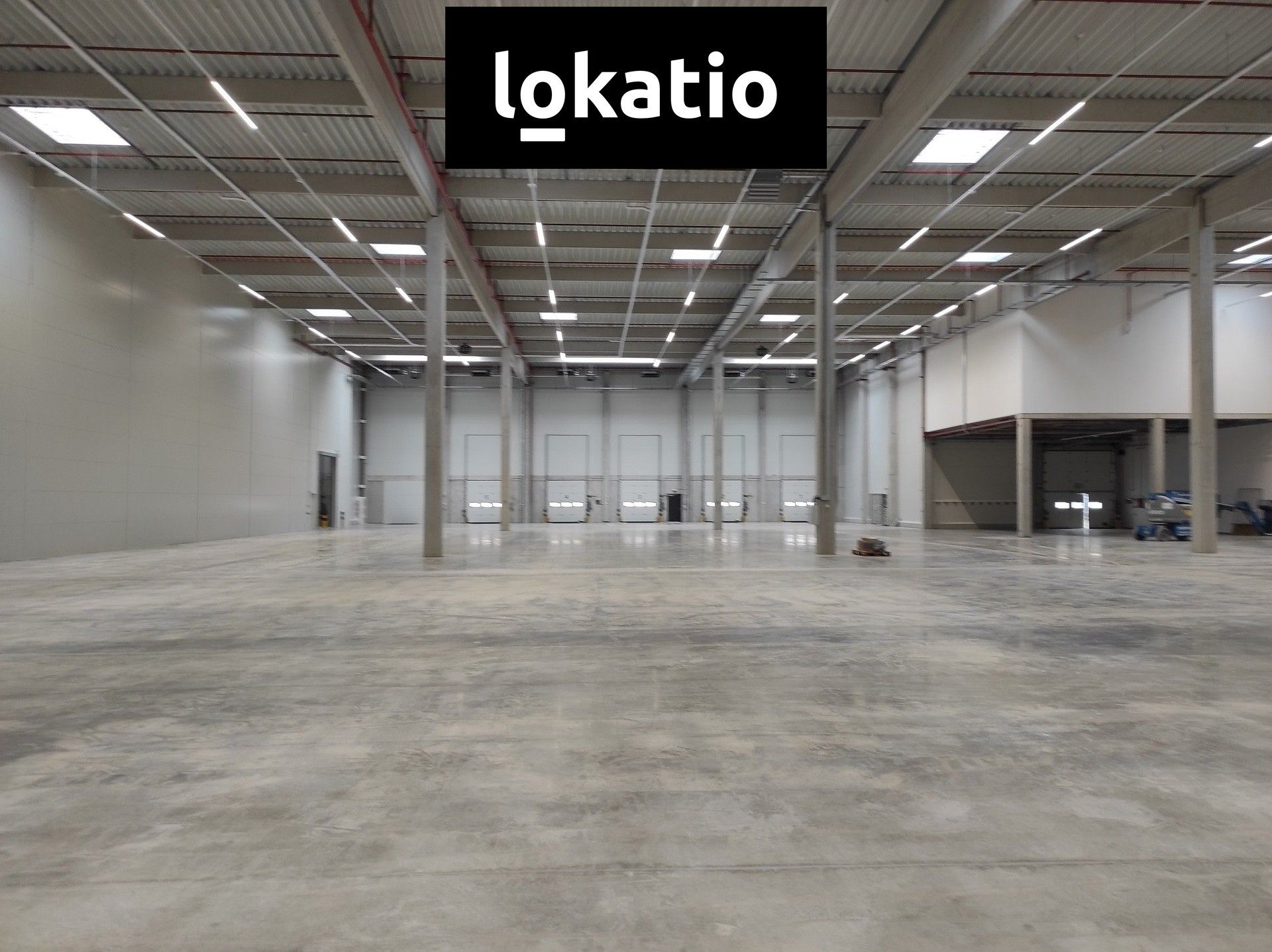 Pronájem komerčního prostoru 7420 m² - foto 3